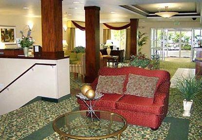 Fairfield Inn & Suites Portland South/לייק אוסווגו מראה פנימי תמונה